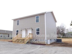 314 Million St in Athens, TN - Building Photo