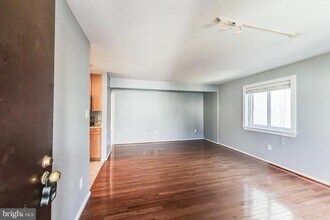 8923 Battery Pl in Bethesda, MD - Building Photo - Building Photo