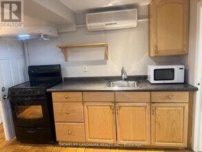 4 Sully Crescent in Toronto, ON - Building Photo - Building Photo