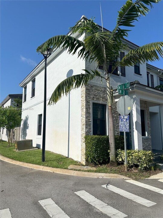 1602 SW 28th Ct in Fort Lauderdale, FL - Foto de edificio