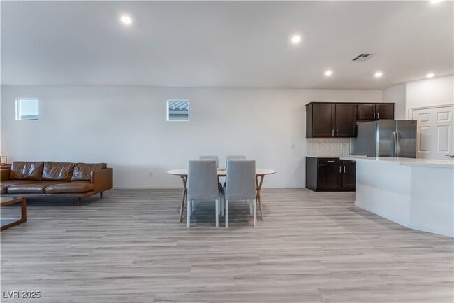 property at 3540 Vly Lily St