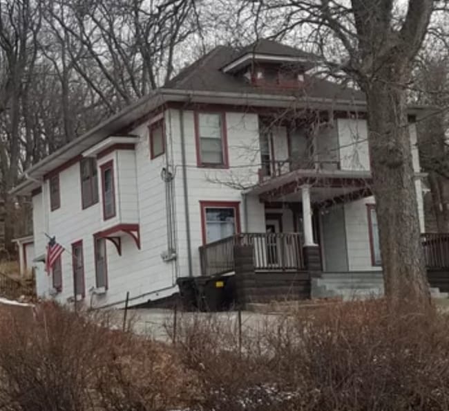 205 Park Ave, Unit #3 in Council Bluffs, IA - Foto de edificio - Building Photo