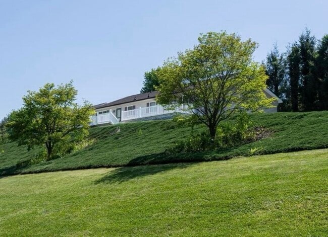 77 E Porter Rd, Unit B