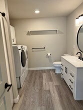 460 NE 200th Rd in Knob Noster, MO - Building Photo - Building Photo