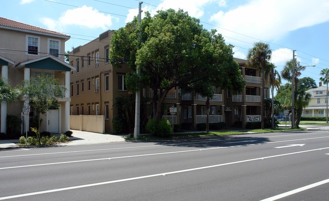 344 4th St in St. Petersburg, FL - Building Photo - Building Photo