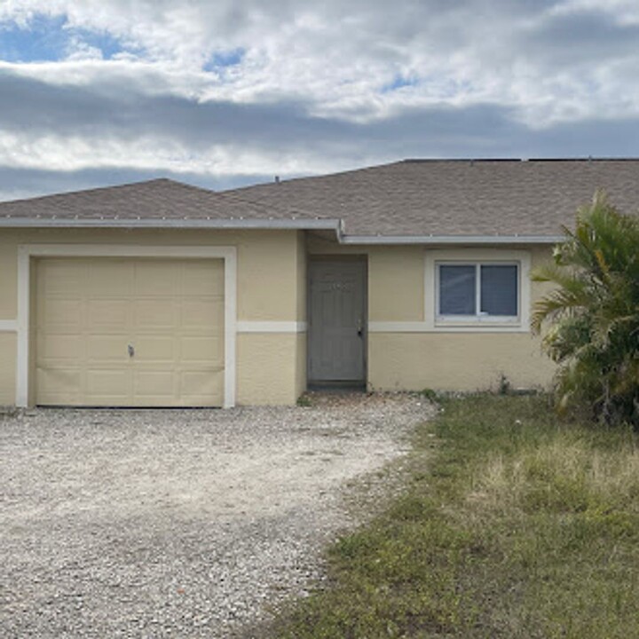 1130 Homer Ave S in Lehigh Acres, FL - Building Photo