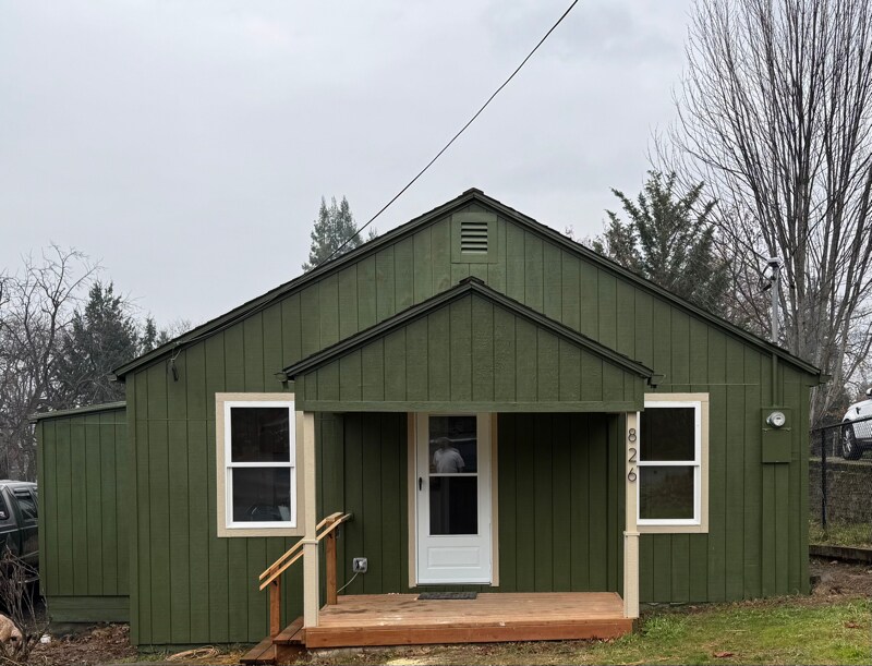 826 Walker Ave in Ashland, OR - Building Photo