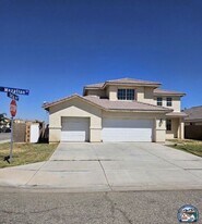 218 Mazatlan Dr in Imperial, CA - Building Photo