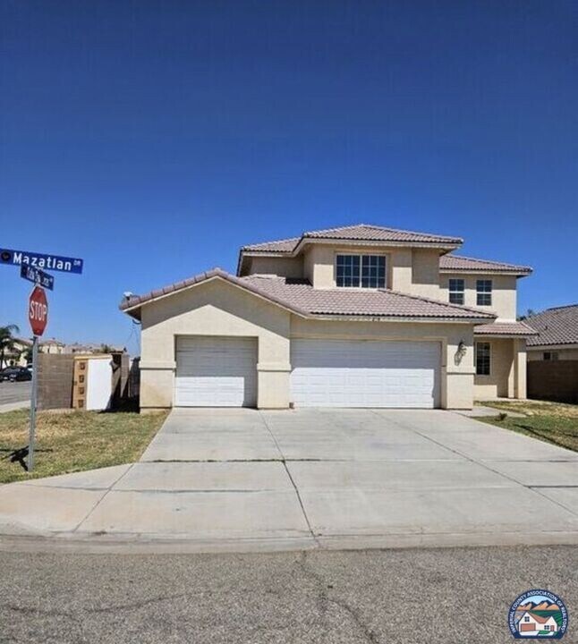 218 Mazatlan Dr in Imperial, CA - Building Photo