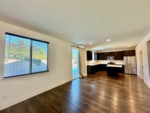 1862 Dunite Dr in Los Banos, CA - Building Photo - Building Photo