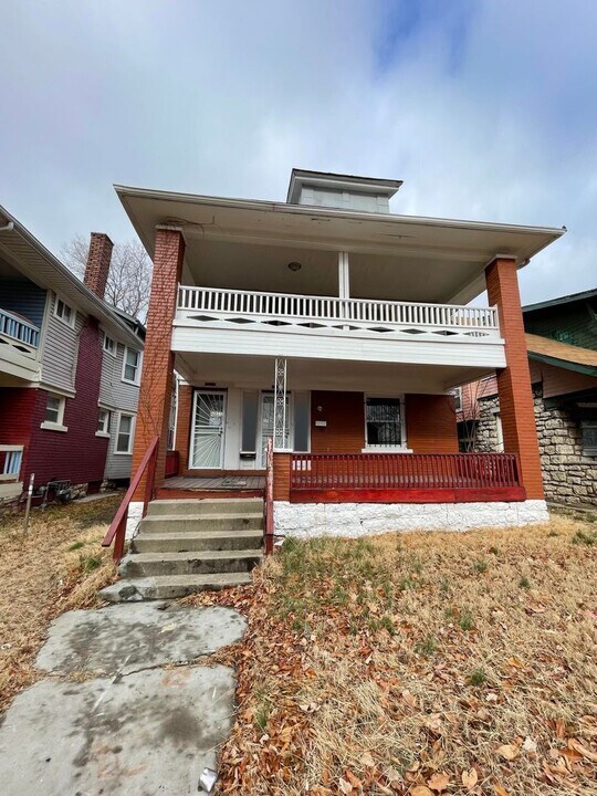 3618 Roberts St in Kansas City, MO - Building Photo