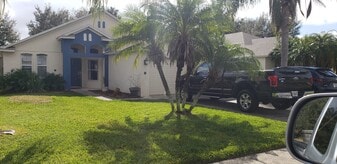 2792 Boardwalk Way in Tavares, FL - Building Photo