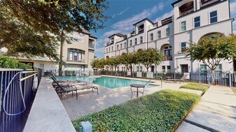 10920 Wrenwood Manor in Houston, TX - Building Photo