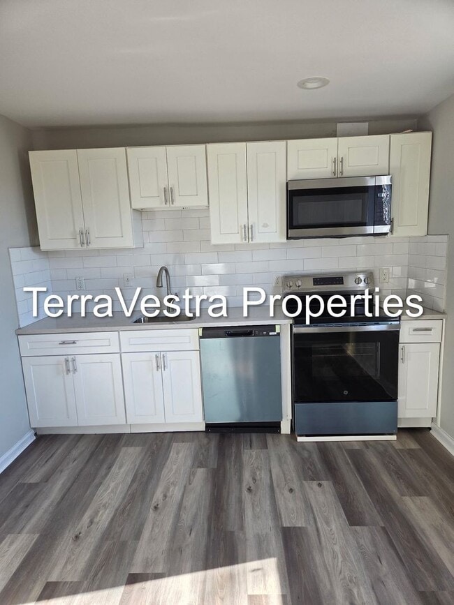 property at 711 N 3rd St