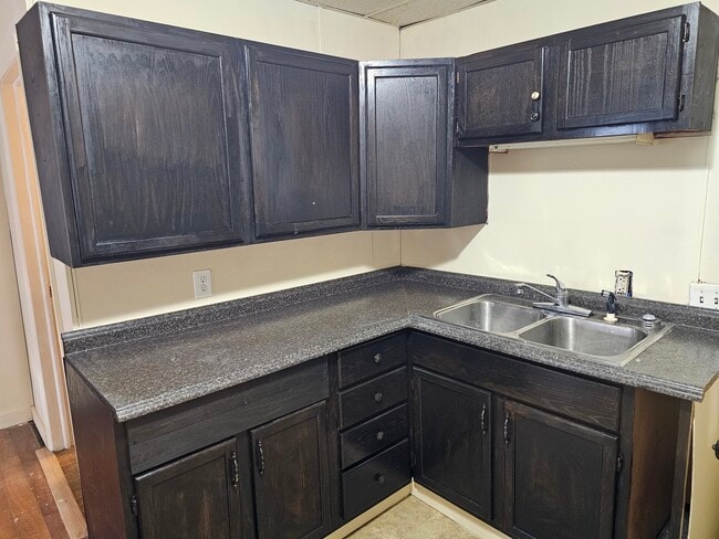 613 Poplar St, Unit Benton apartments in Benton, KY - Foto de edificio - Building Photo