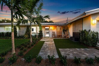 902 SW 27th Pl in Boynton Beach, FL - Building Photo - Building Photo