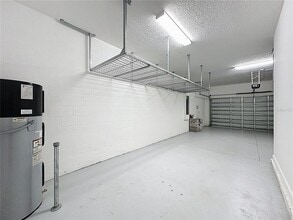 521 Brunswick Dr in Davenport, FL - Foto de edificio - Building Photo