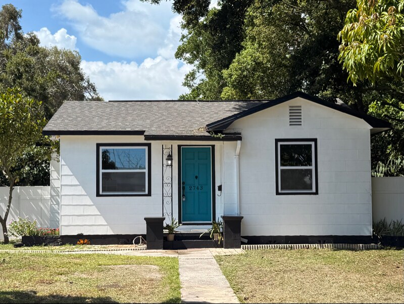 2743 34th Ave N in St. Petersburg, FL - Building Photo