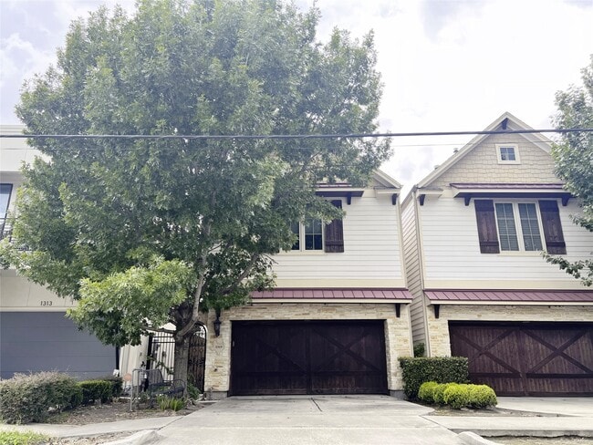 1315 Asbury St in Houston, TX - Building Photo - Building Photo