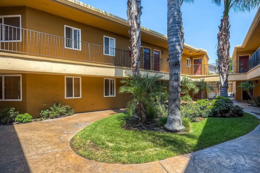 1160 E Lexington Ave in El Cajon, CA - Building Photo