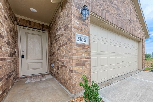 property at 3106 Elm Br Dr