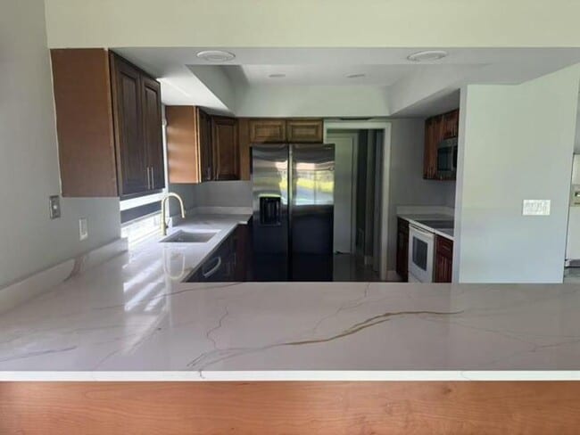 1600 SW 72nd Ave
