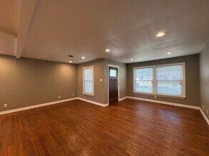 1414 W Lovers Ln in Arlington, TX - Foto de edificio - Building Photo