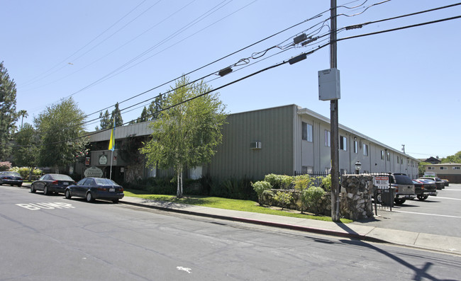 Windsor Park Apartments in Concord, CA - Building Photo - Building Photo