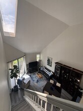 4435 Nobel Dr, Unit 44 in San Diego, CA - Foto de edificio - Building Photo