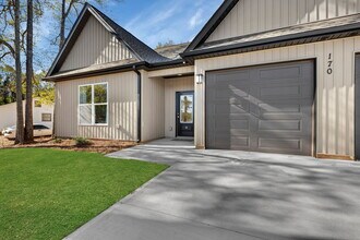 170 Weaver Line, Unit #A in Inman, SC - Foto de edificio - Building Photo