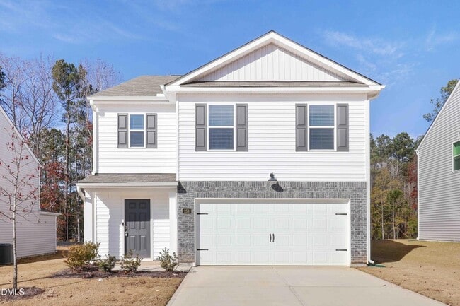 258 Palm Dr in Sanford, NC - Foto de edificio - Building Photo