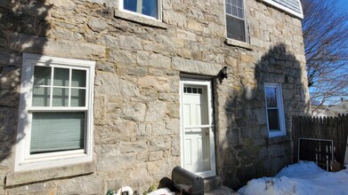 36 Prest St in New London, CT - Foto de edificio - Building Photo