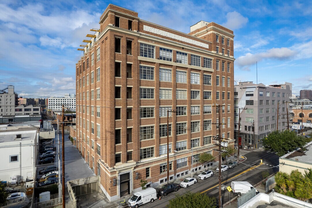 Biscuit Company Lofts in Los Angeles, CA - Foto de edificio