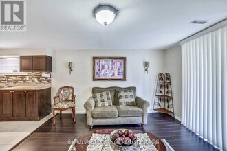 26 Cabana Dr in Toronto, ON - Building Photo - Building Photo