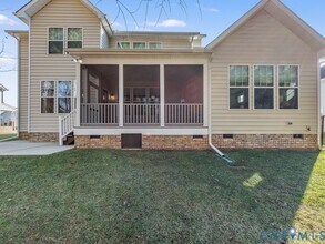 1712 James Overlook Dr in Chester, VA - Building Photo - Building Photo