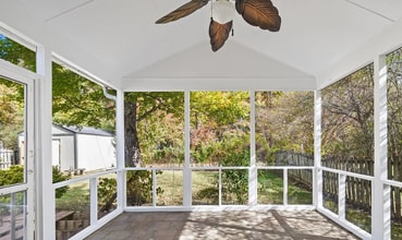 6200 Trevor Simpson Dr in Indian Trail, NC - Foto de edificio - Building Photo