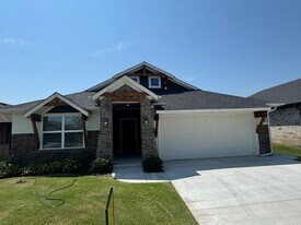 10528 NW 32nd St in Yukon, OK - Building Photo