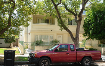 472 E San Jose Ave in Burbank, CA - Building Photo - Building Photo