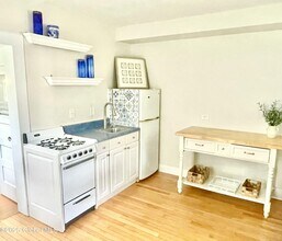 119 Caroline St in Saratoga Springs, NY - Building Photo - Building Photo