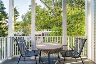 381 Huron Ave, Unit A in Cambridge, MA - Building Photo