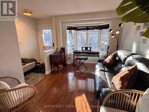 2118 Erin Gate Blvd in Pickering, ON - Building Photo - Building Photo