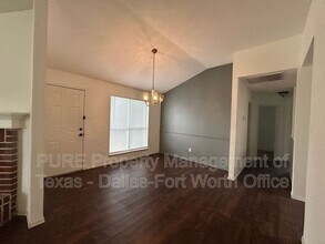 5945 Ravenya St in Fort Worth, TX - Building Photo - Building Photo