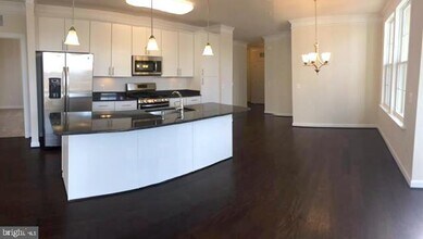 13722 Neil Armstrong Ave in Herndon, VA - Building Photo - Building Photo