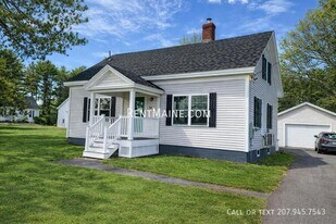 54 Western Ave in Hampden, ME - Building Photo