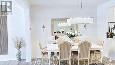 3478 Vernon Powell Dr in Oakville, ON - Building Photo - Building Photo