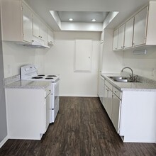133 Santa Clara Apartments in Santa Ana, CA - Foto de edificio - Building Photo