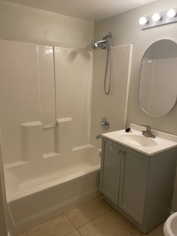 property at 809 S Hancock Ave