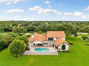 4823 Pond Apple Dr S in Naples, FL - Building Photo - Building Photo