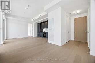 399 Royal Orchard Blvd in Markham, ON - Building Photo - Building Photo