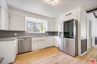 926 N Alpine Dr in Beverly Hills, CA - Building Photo - Building Photo